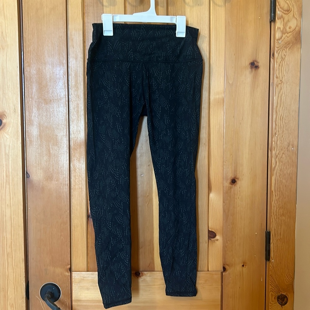 VARLEY size M  25” leggings. Like new! 🖤